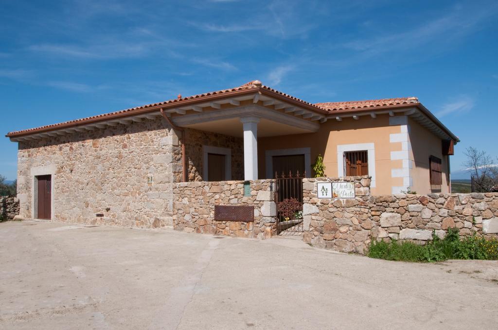 Apartamentos El Jardin Del Poeta Гихо-де-Гранадилья Экстерьер фото