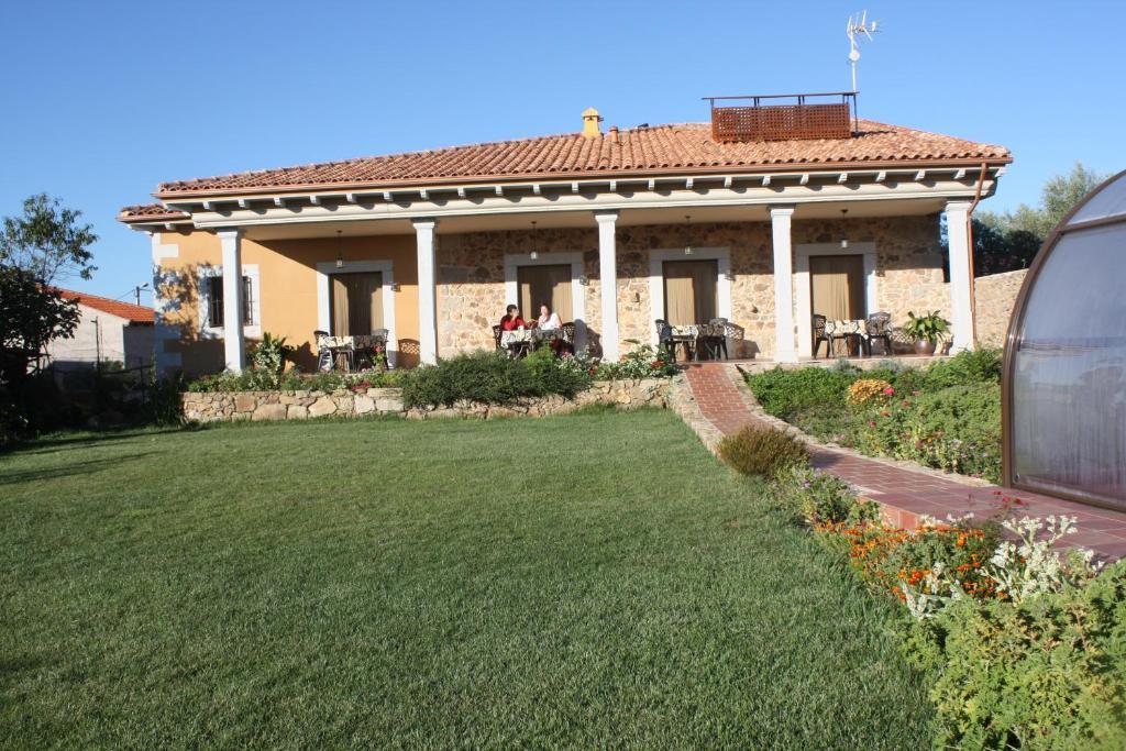 Apartamentos El Jardin Del Poeta Гихо-де-Гранадилья Номер фото
